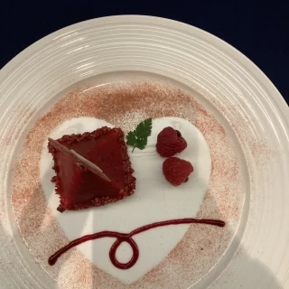 試食でのデザートです。ハート型になっていて可愛かったです。