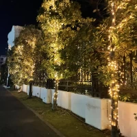 外にあるイルミネーション