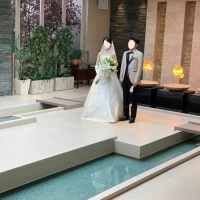 新郎新婦後方で、炎の演出