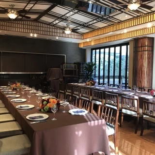 会場