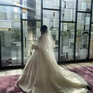 陽の光が差し込む美しいチャペル