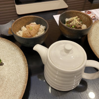 試食のお料理　鯛茶漬けと牛しぐれ煮茶漬けの写真です。