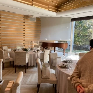 披露宴会場前方