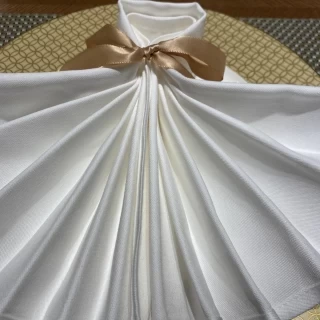 テーブルナプキンがドレスの形で可愛かったです。