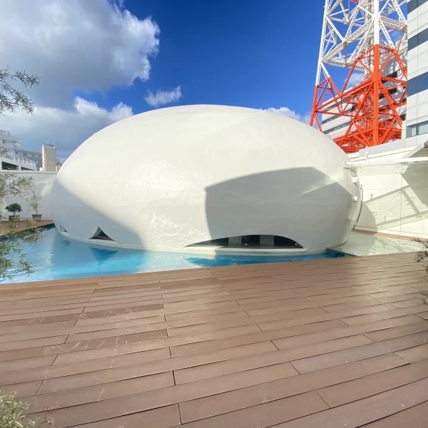 唯一無二のチャペル！シンプルモダンな結婚式場」｜挙式会場は皆さんが