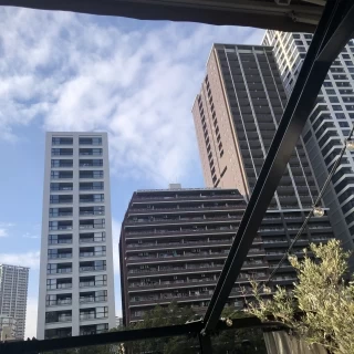 天井が無く開放感