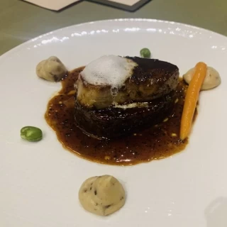 国産和牛フォアグラのせ