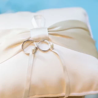 こだわりがなかったので、無料で会場より貸し出ししてもらいまし
