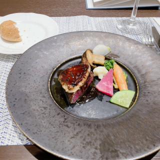フォアグラとヒレ肉。付け合せの野菜も美味しい