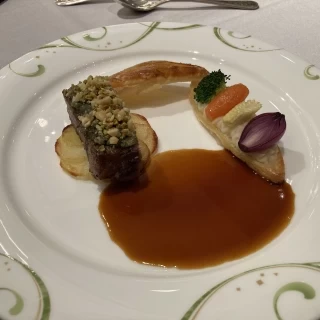 左側、柔らかかった牛背肉。