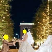 会場へ向かう途中の並木道