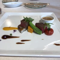 料理がとても美味しかった。
当日ゲストがソースを選べる。