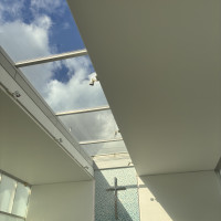 自然光が入るシンプルなチャペルでした。