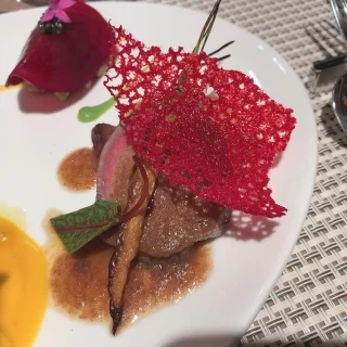 メインのお肉料理