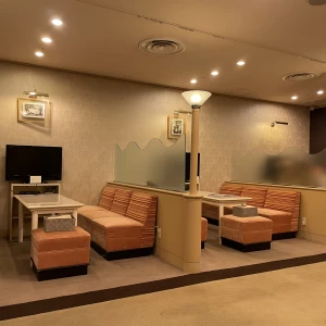 ウエディングサロンは落ち着く感じでした。|608475さんの沼津リバーサイドホテルの写真(1382317)