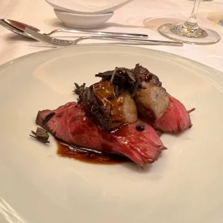 フォアグラとお肉のお寿司