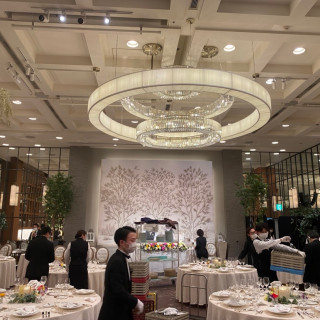 左右の鏡で広く見える会場