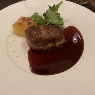 メインのお肉料理