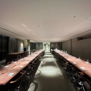 2つあるうち、広い方の会場です。70名程度まで。