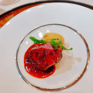 コース料理のお肉