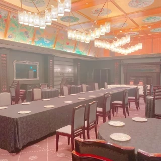 洋室の披露宴会場