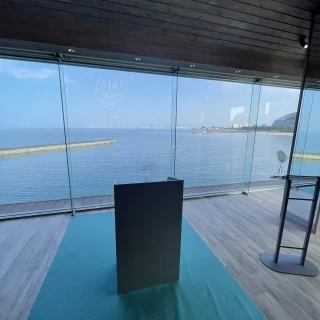 海が見えるチャペル。