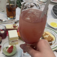 ドレスのカラーに合わせたドリンクを出してくれました！