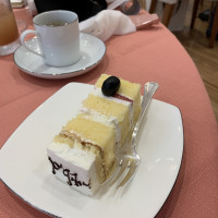 ウェディングケーキはそのままカットして提供されました。同じも