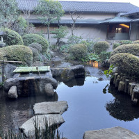 和室披露宴会場ロビーから見える庭園