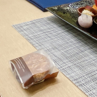 お誕生日月のゲストはスタッフさんからお菓子頂けます