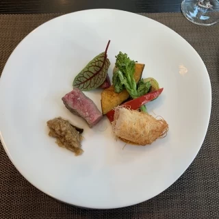 お肉も野菜も美味しいメイン