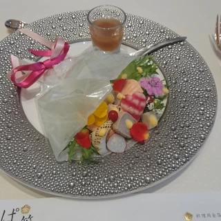 ブーケをイメージした前菜