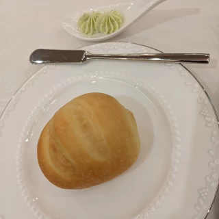 敷地内のローズマリーを使ったバターが非常に美味しかった！！