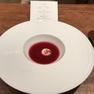 ビーツのスープ
わたしにはしょっぱかったです。