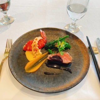 試食のオマール海老とお肉、お野菜がとても美味しかったです。