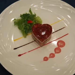ハート型の前菜がとても可愛かった