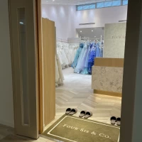 ドレスショップ