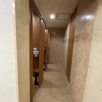 披露宴会場の階のお手洗いです。