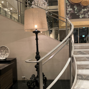 入ってすぐこんな綺麗な階段でテンションあがります|611017さんの大宮璃宮（おおみや りきゅう）の写真(2020462)
