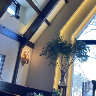チャペルの天井は高めです