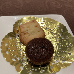 食後のコーヒーと焼き菓子|611070さんのANAクラウンプラザホテル富山の写真(1415419)