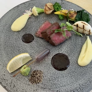 サーロインステーキに似た食感でとても美味しかったです。