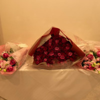 両親への花束と、サプライズの花束