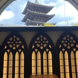 八坂の塔が見えるチャペルです。