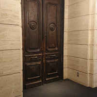 ドイツのお城で使われていた300年物の扉