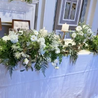 当日実際に披露宴予定の装花を見せていただけました