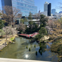 会館から参進の様子が見れます