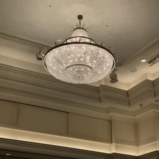 グランドボールルームのシャンデリア