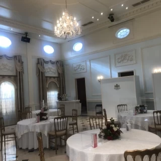 披露宴会場の中