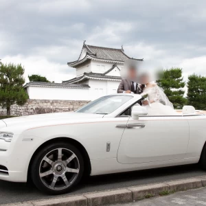 オープンカーで二条城まで行き、撮影してもらえます！|611703さんの二条城チャペル　セント・アベニールの写真(1535394)